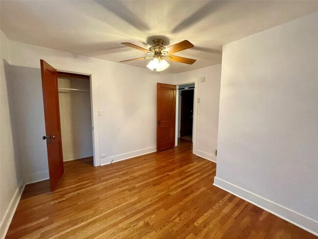 Building Photo - 206 E Edwards St