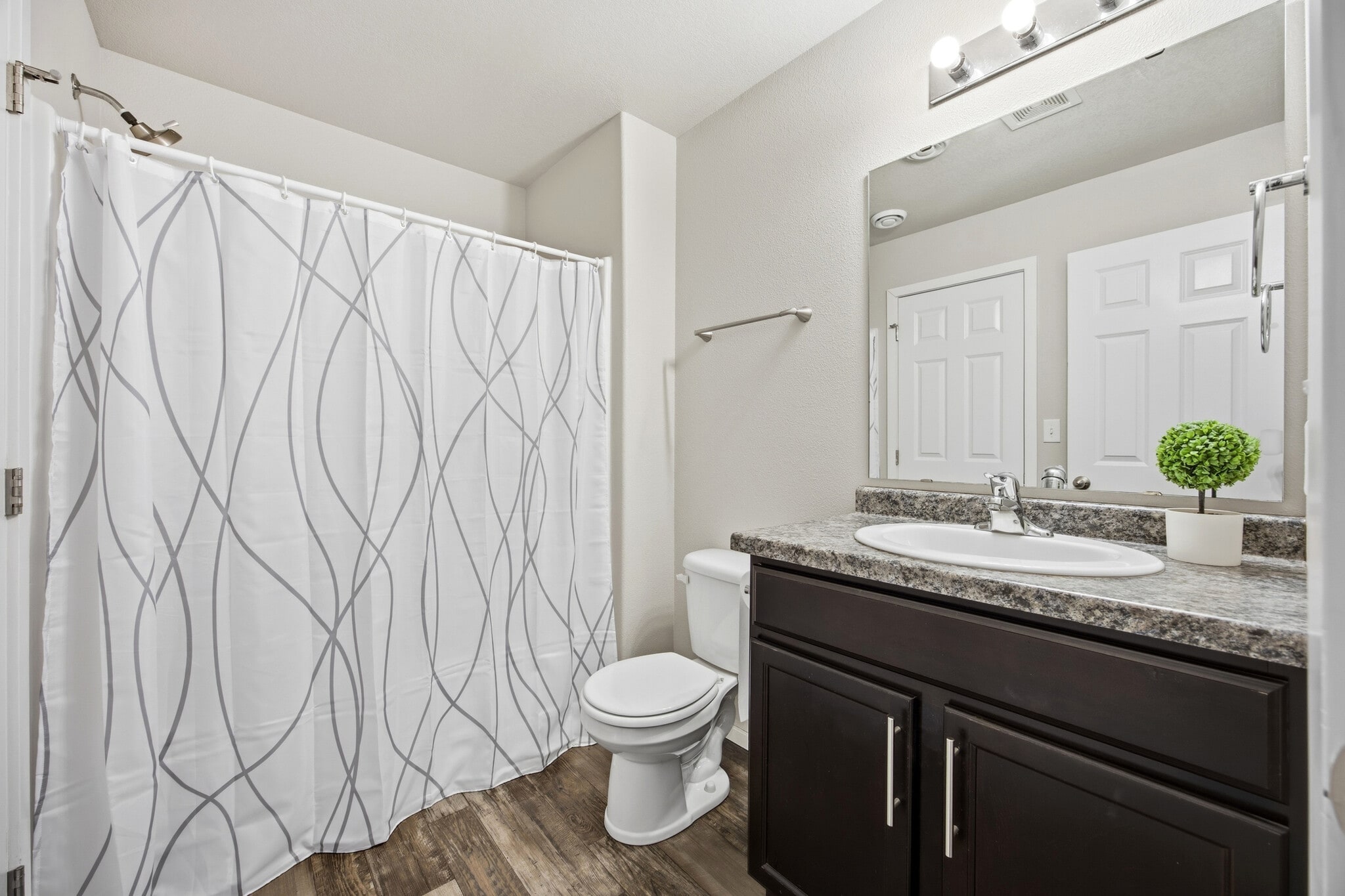 Building Photo - 4304 Estate Dr S