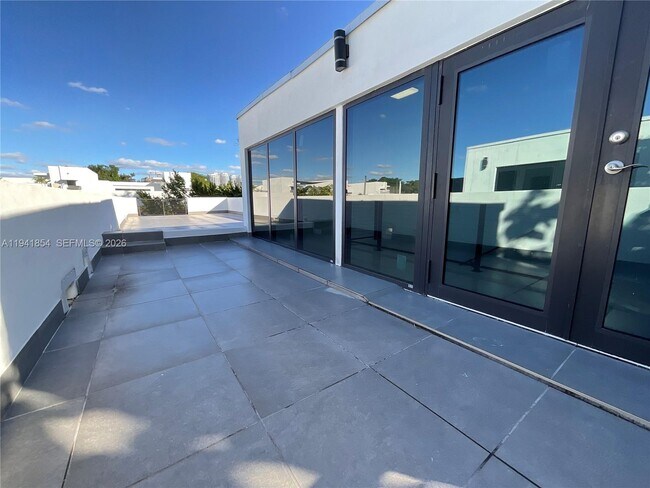 Building Photo - 3376 Perry Frow Dr