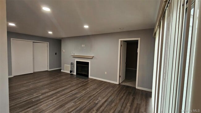 Building Photo - 806 Lenox Rd