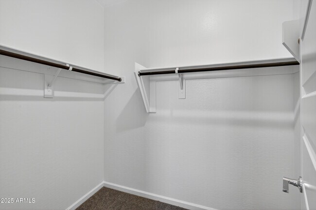 Building Photo - 2994 E Barrel Race Rd