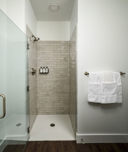 Building Photo - 1301 Callowhill St