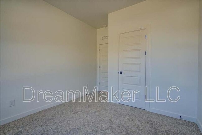 Building Photo - 203 Hope Ave