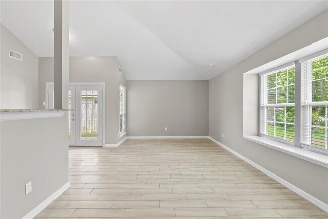 Building Photo - 3110 Oak Rock