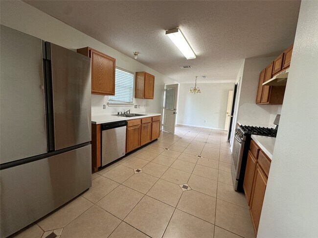 Building Photo - 16030 Clayton Green Dr