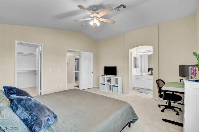 Building Photo - 9309 Mountain Rise Ave