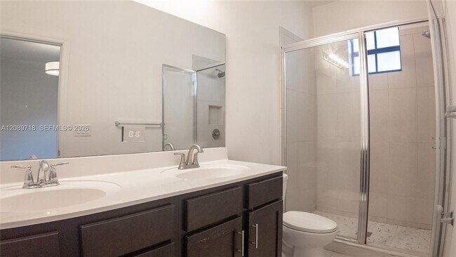 Building Photo - 1042 NW 33rd Manor