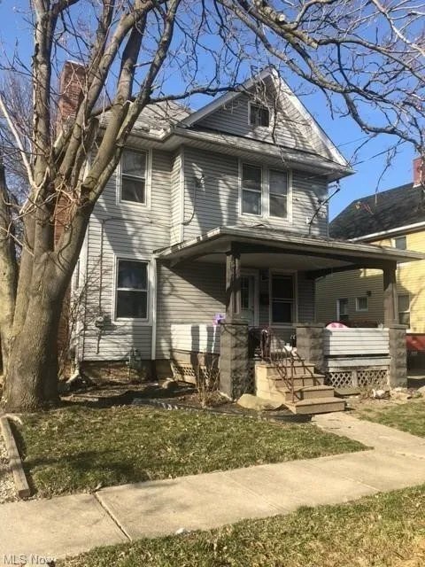Building Photo - 511 Dewey Ave