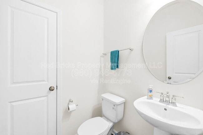 Building Photo - 14917 Baldridge Dr