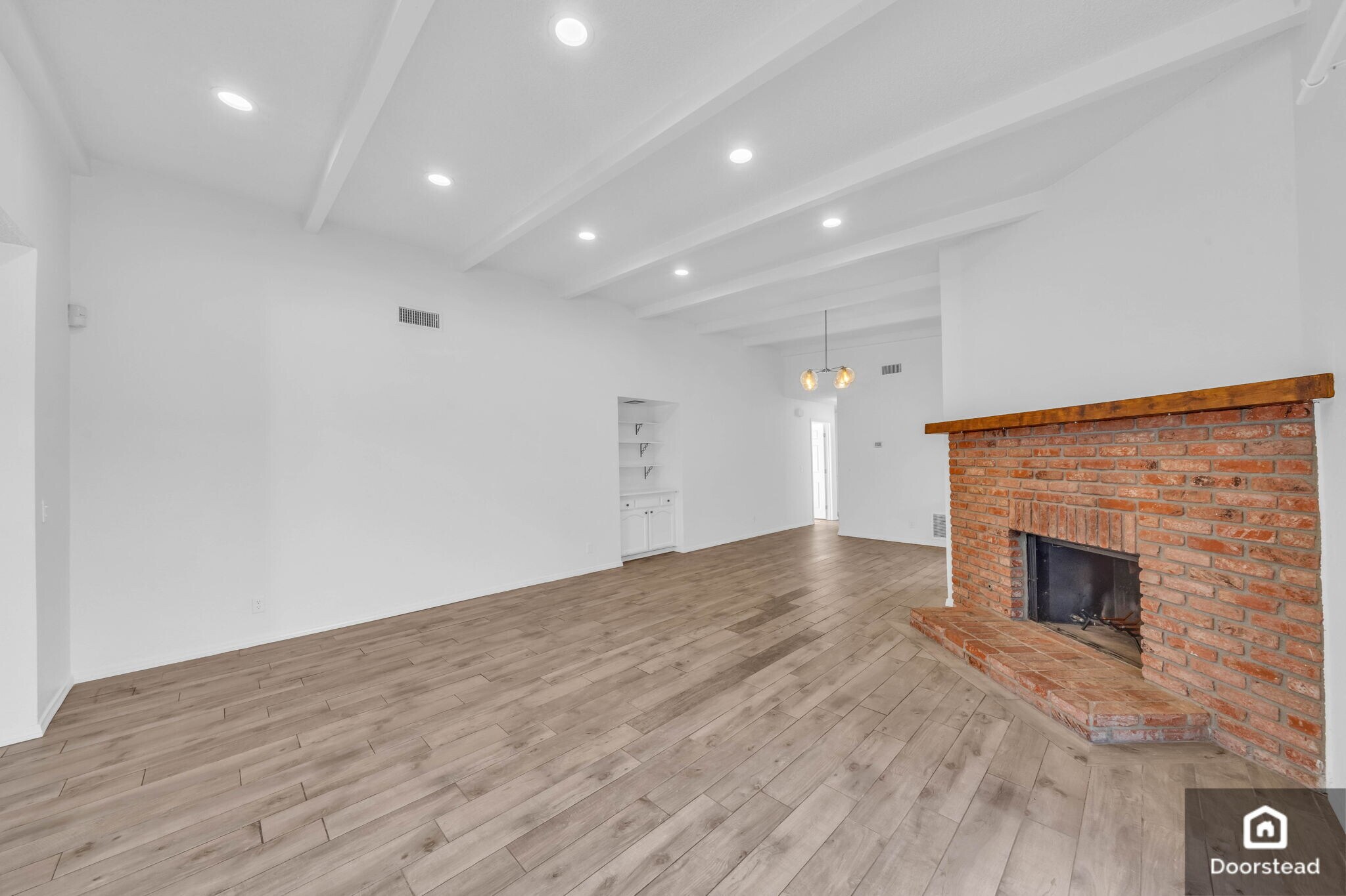 Building Photo - 7239 Balboa Blvd