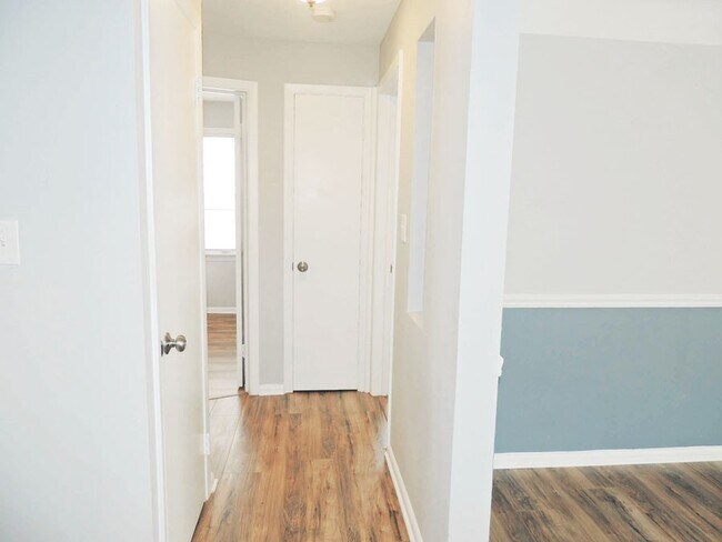 Building Photo - 3 Bed - 1 Bath Cape Code for Rent in Maple Heights!