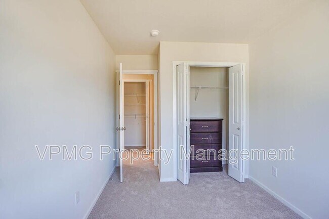 Building Photo - 11310 NE 23rd St