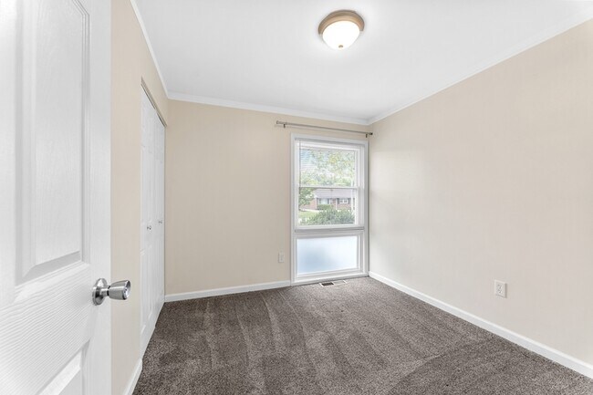 Building Photo - 18085 Hinton St