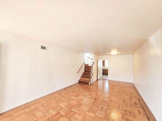 Building Photo - Lovely home in Daly City