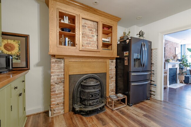 Building Photo - 1702 Hollins St