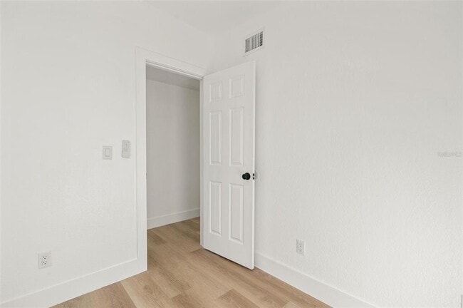 Building Photo - 4606 W Paxton Ave