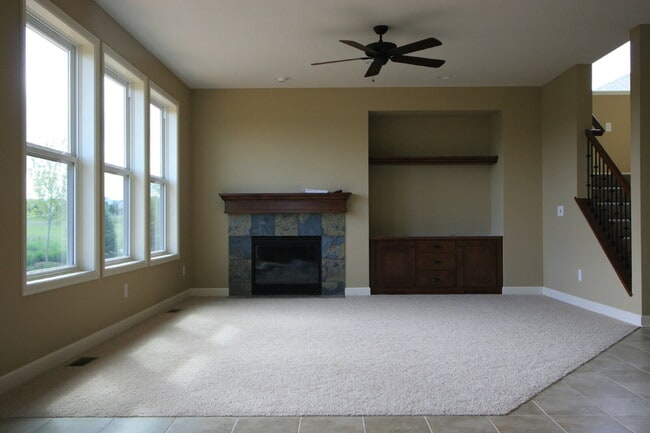Building Photo - Stunning 5BR/3.5BA Single Family Home w/ 3...