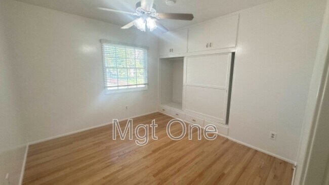 Building Photo - 2944 McAllister St