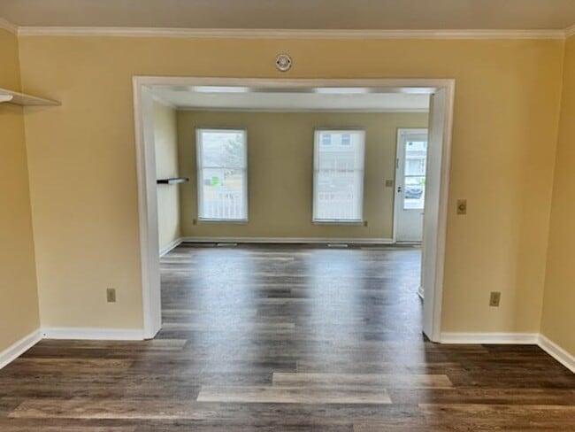 Building Photo - Affordable townhome in Milton, located in Ship Builders Village.