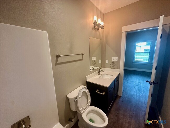 Building Photo - 311 Craddock Ave
