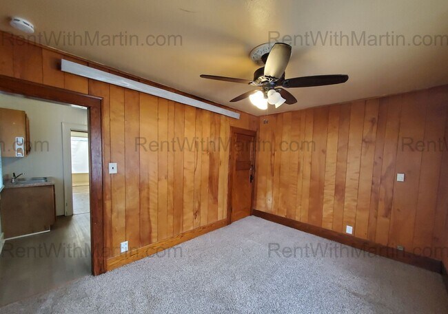 Building Photo - 808-810 W 2nd St