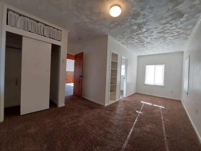 Building Photo - Quaint home walking distance to Covington ...