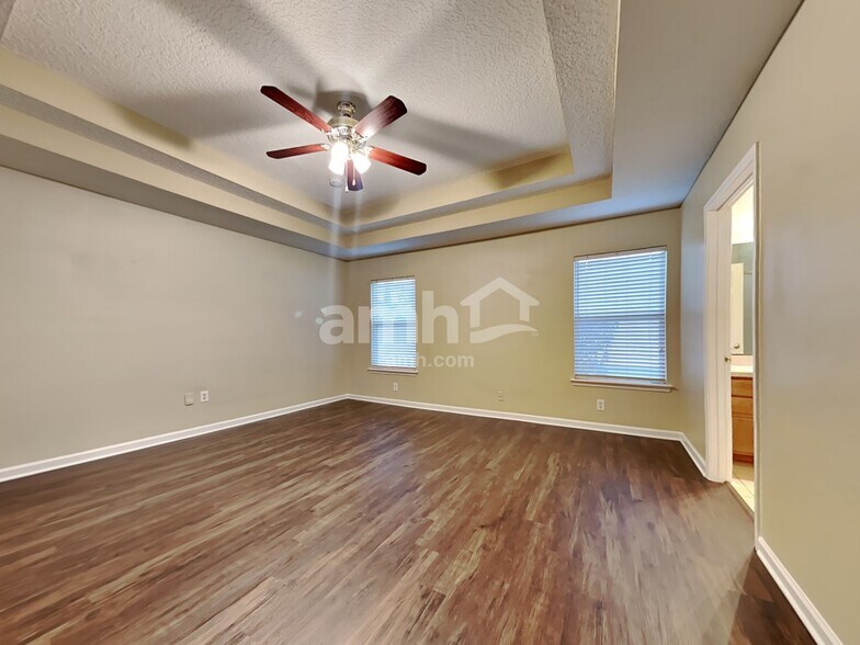 Building Photo - 3855 Westridge Dr