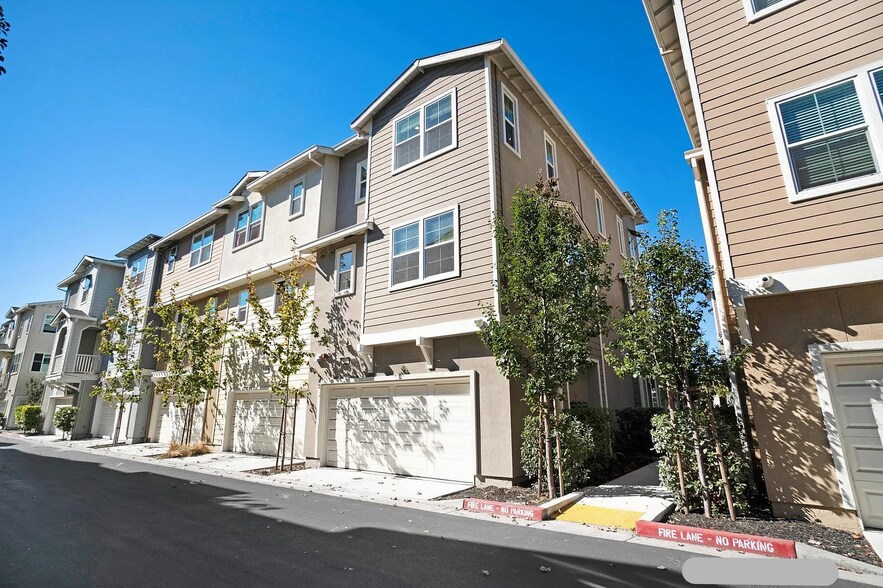 Building Photo - 801 Jetty Dr