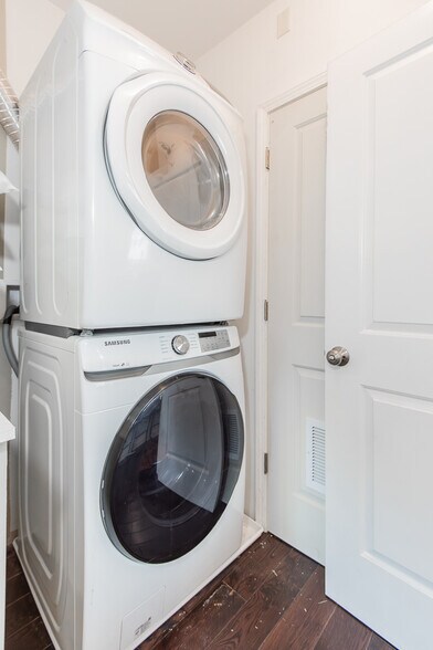 Building Photo - 2015 McNair Ave