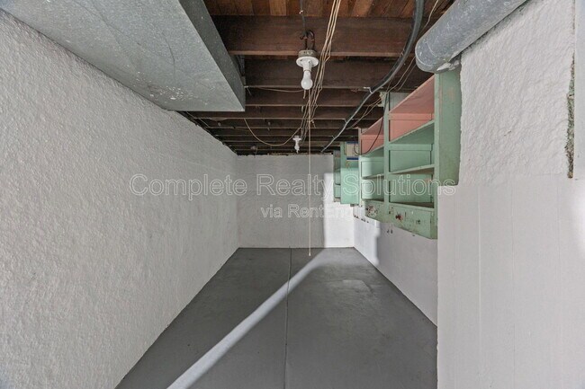 Building Photo - 6811 Etzel Ave