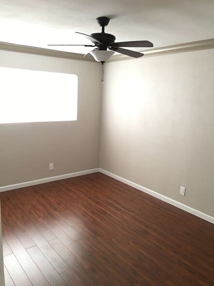 Building Photo - 642-648 W. 3rd St.