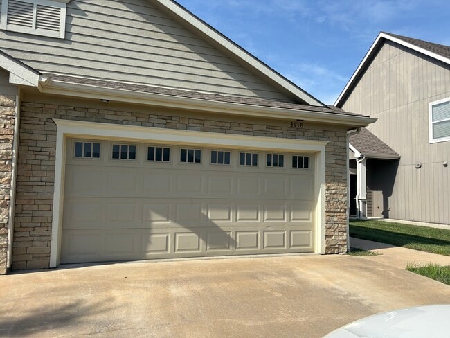 front of townhome - 3118 W 31st Ter