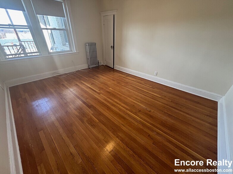 Building Photo - 116 Washington St