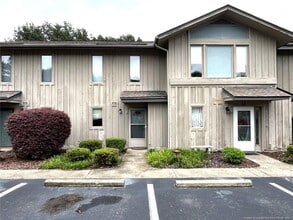 Building Photo - 940 Linden Rd