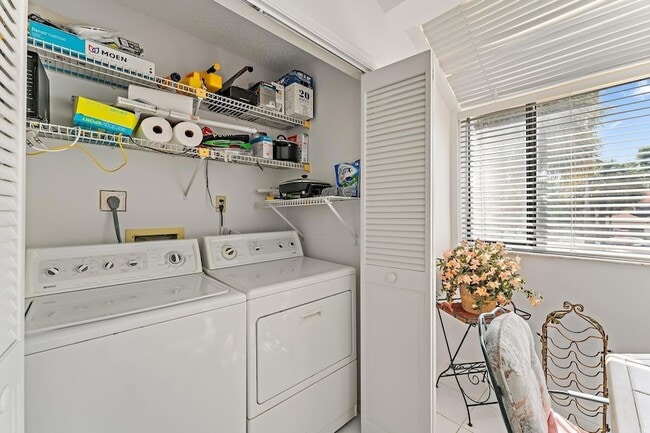 Building Photo - 101 Sea Oats Dr