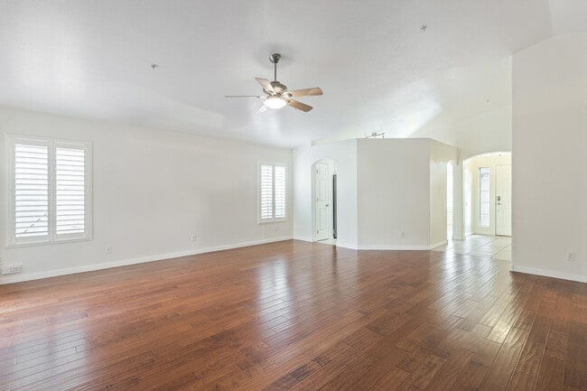 Building Photo - 7362 E Hanover Way
