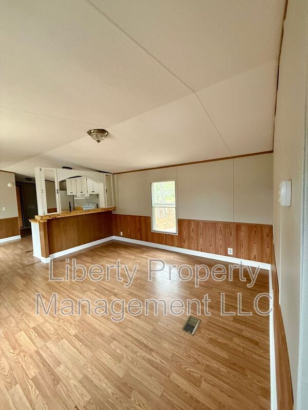 Building Photo - 48 Hillside Ln