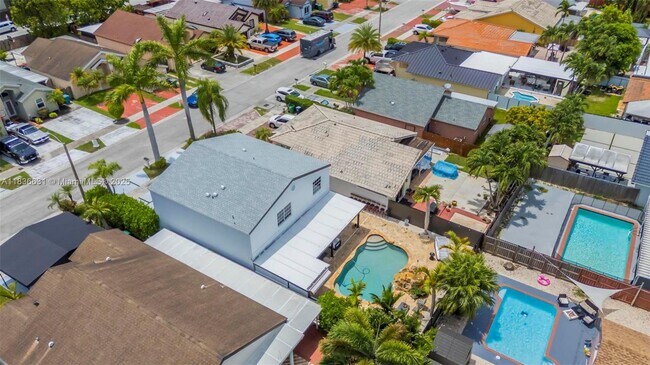 Building Photo - 15569 SW 138th Pl
