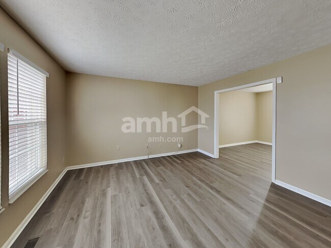 Building Photo - 4626 Laurel View Dr