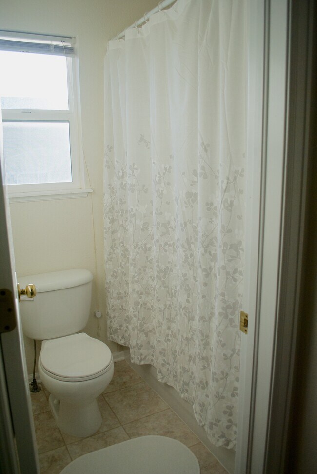 Building Photo - 14271 White Peak Dr