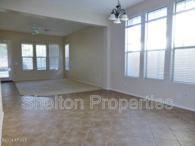 Building Photo - 20653 W Grandview Dr