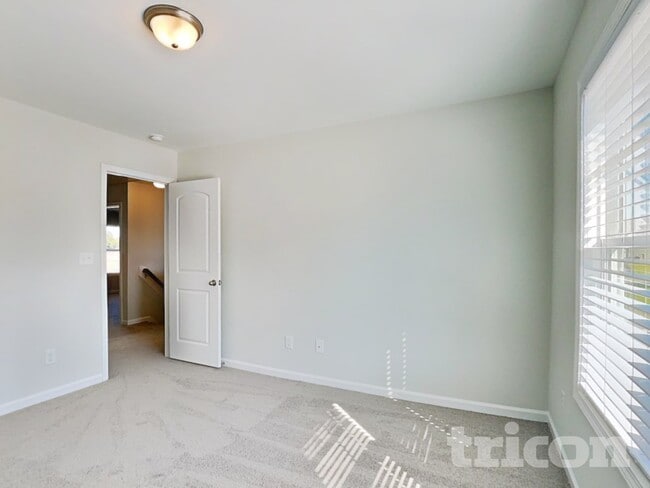 Building Photo - 110 Shore