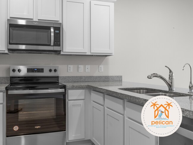 Building Photo - Modern 3-Bedroom Townhome in Gated Community