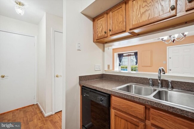 Building Photo - 6084 Netherton St
