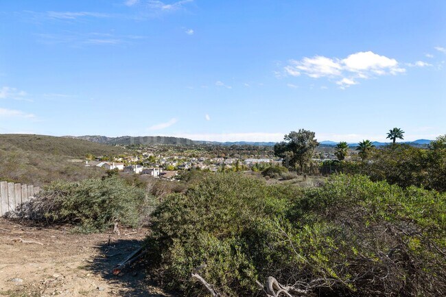 Building Photo - Beautiful 4 bed, 3 bath, 2,726 sqft House in Peaceful San Marcos Neighborhood - Available NOW