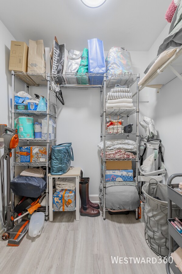 Building Photo - 1636 N Wells-2302