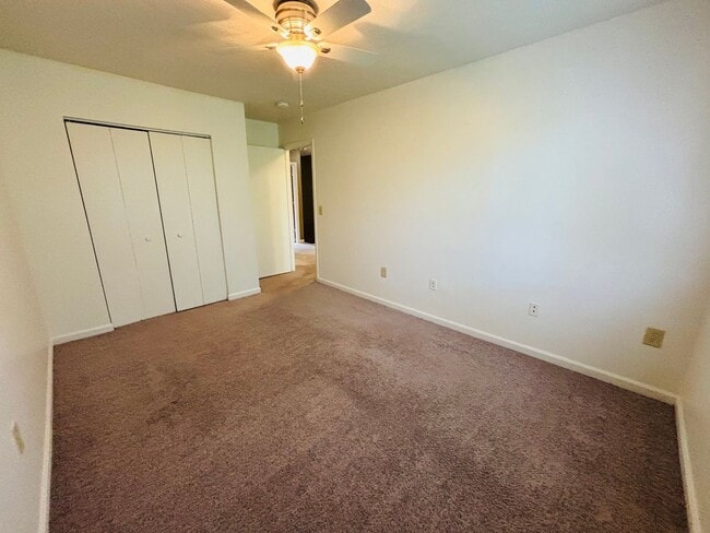 Building Photo - 931 Lora Ln