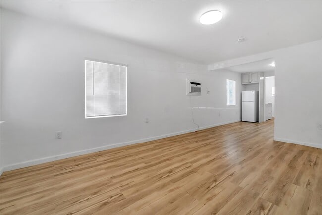 Building Photo - 5820 Dewey Blvd