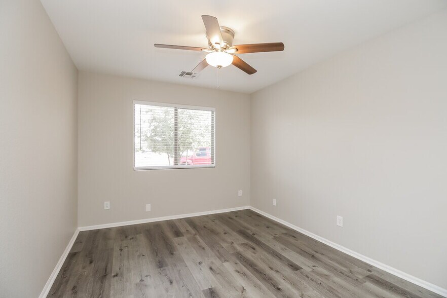 Building Photo - 85 W Brangus Way