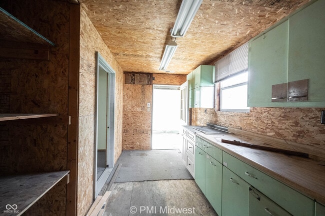 Building Photo - 126 Lewis Dr